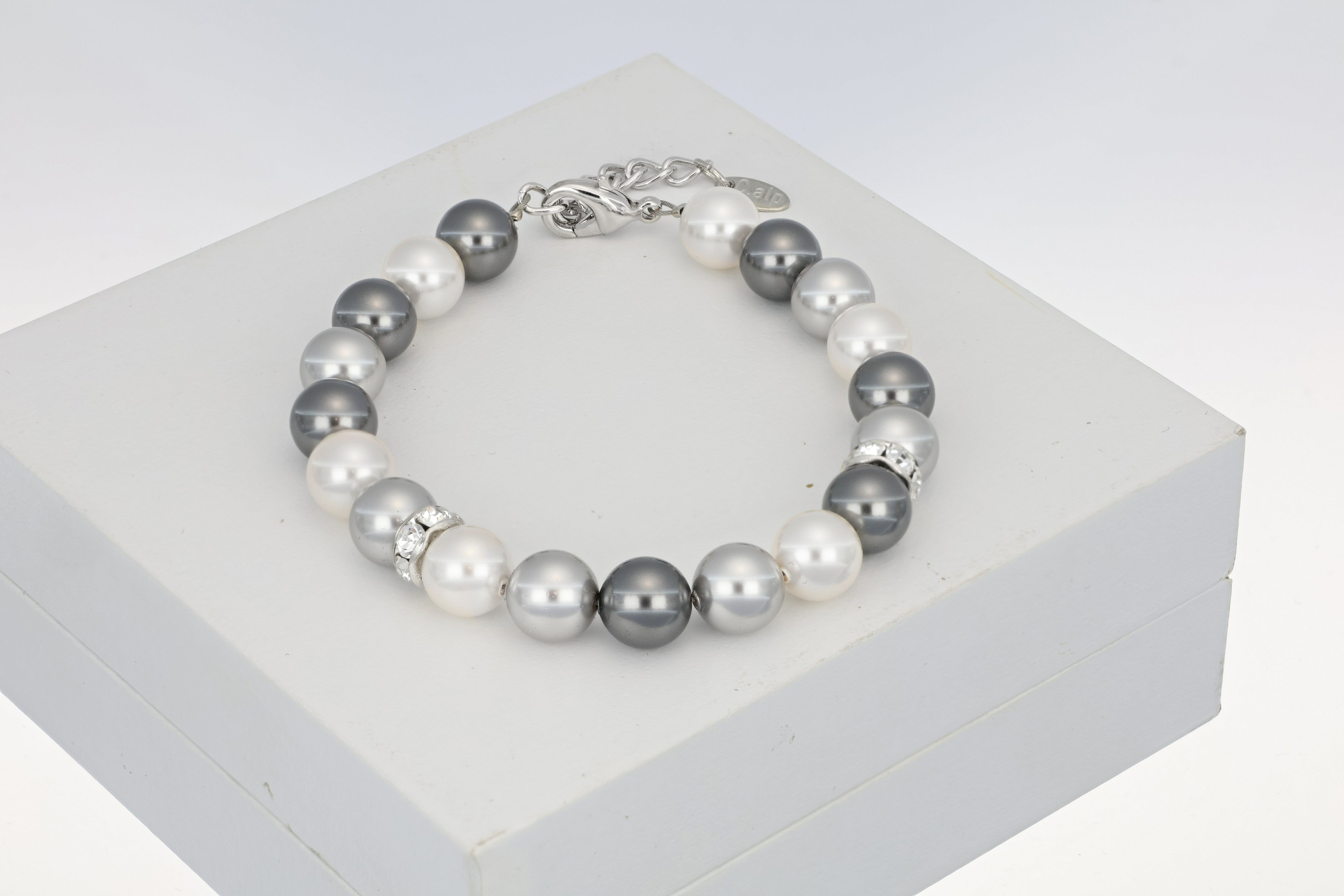 Carmen Pearl Bracelet